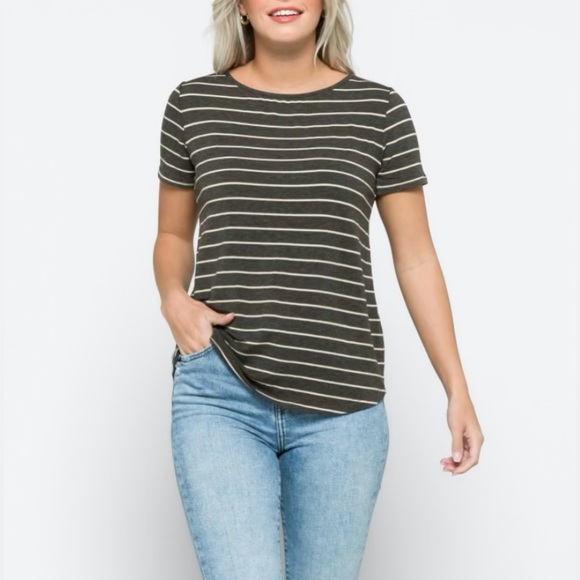 Daisee Button Back Detail
Knit Tee - Picture 5 of 7